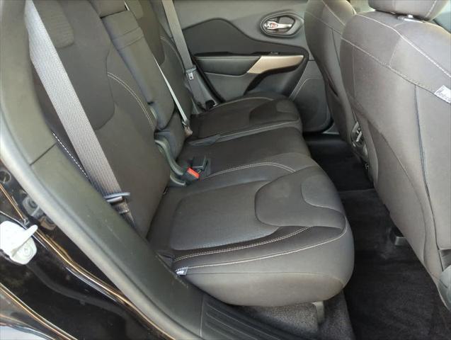 Photo of 2017 Diamond Black Jeep Cherokee