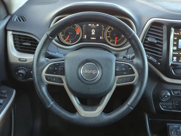 Photo of 2017 Diamond Black Jeep Cherokee