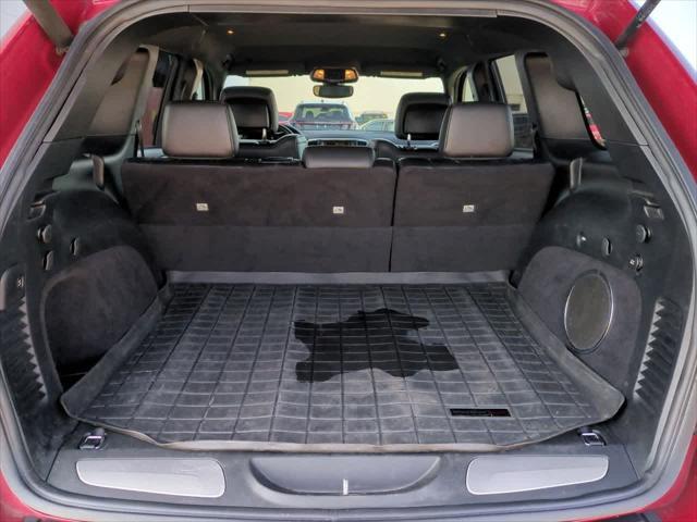 Photo of 2017 Redline 2 Coat Pearl Jeep Grand Cherokee