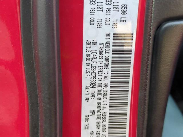 Photo of 2017 Redline 2 Coat Pearl Jeep Grand Cherokee