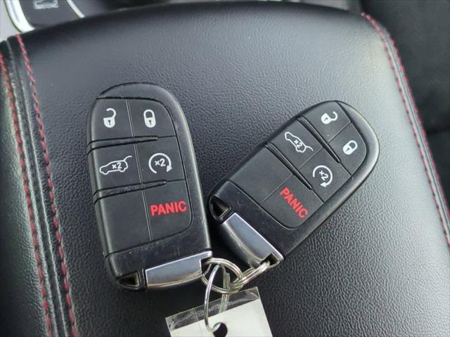 Photo of 2017 Redline 2 Coat Pearl Jeep Grand Cherokee