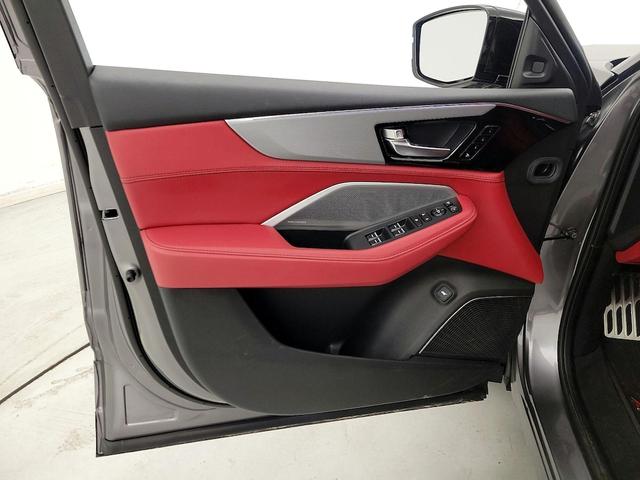 Photo of 2025 Gray Acura MDX