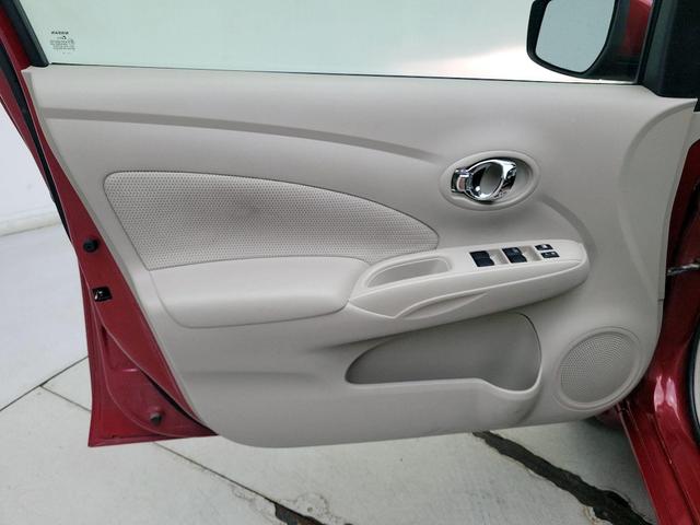 Photo of 2015 Red Nissan Versa