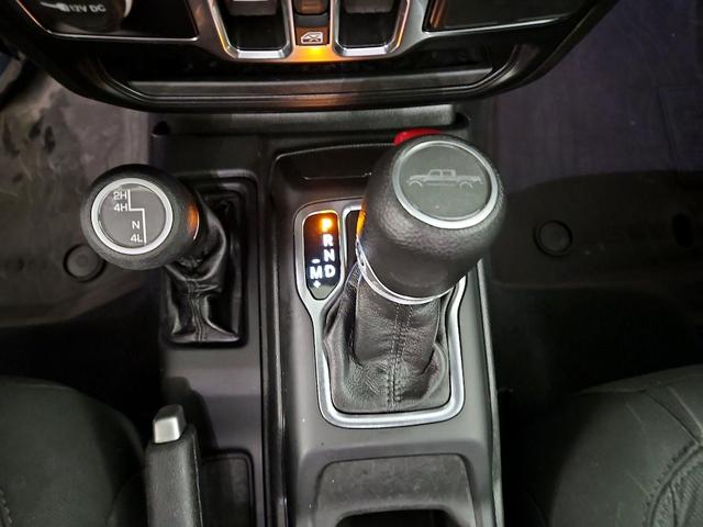 Photo of 2022 Black Jeep Gladiator