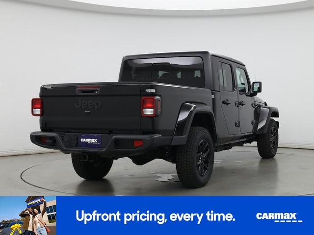 Photo of 2022 Black Jeep Gladiator