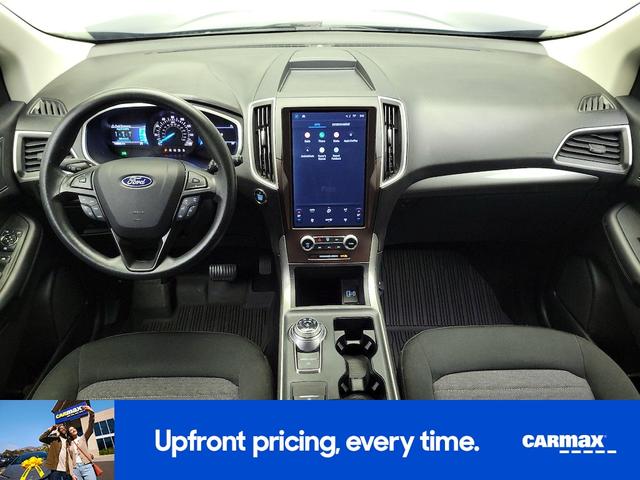 Photo of 2021 Blue Ford Edge