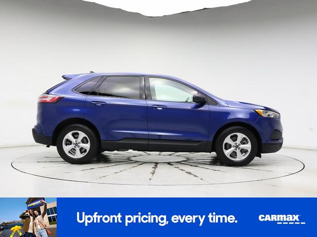 Photo of 2021 Blue Ford Edge
