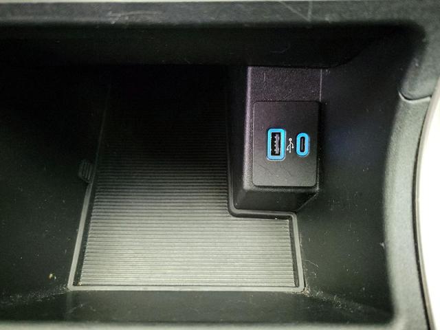 Photo of 2021 Blue Ford Edge