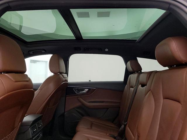 Photo of 2018 Black Audi Q7