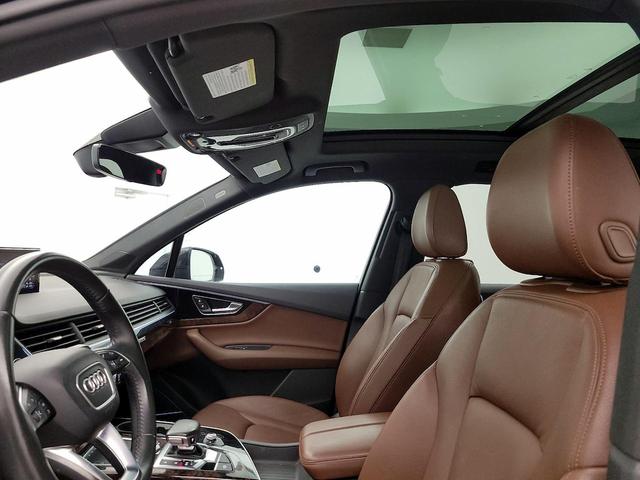 Photo of 2018 Black Audi Q7