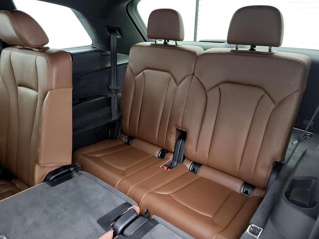 Photo of 2018 Black Audi Q7
