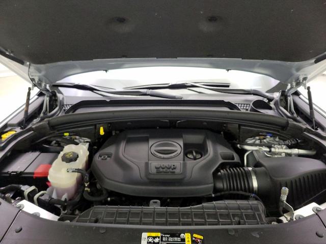 Photo of 2023 Silver Jeep Grand Cherokee