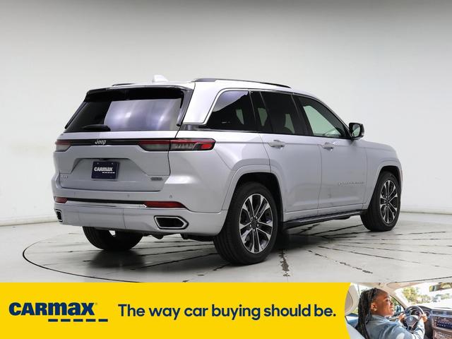 Photo of 2023 Silver Jeep Grand Cherokee