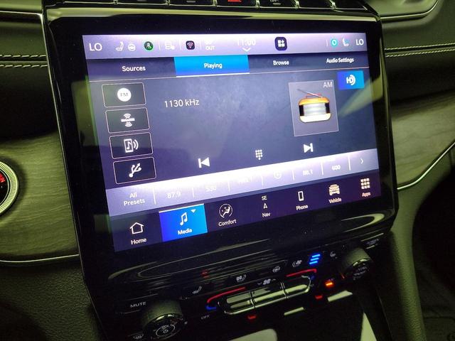 Photo of 2023 Silver Jeep Grand Cherokee