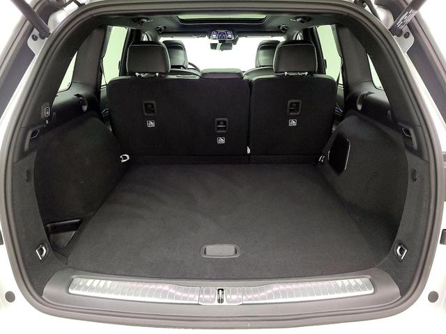 Photo of 2023 Silver Jeep Grand Cherokee