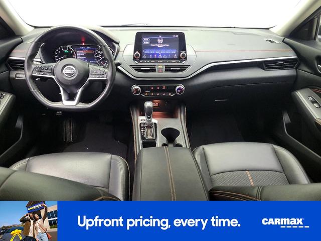 Photo of 2022 Gray Nissan Altima