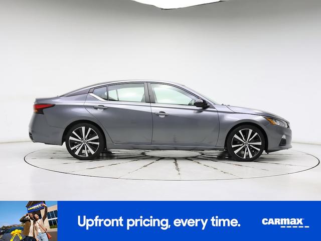 Photo of 2022 Gray Nissan Altima
