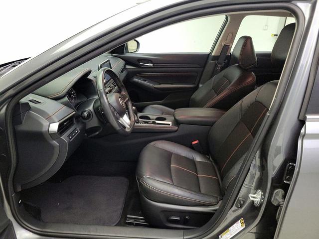 Photo of 2022 Gray Nissan Altima