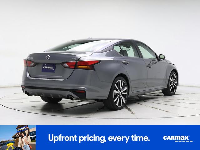 Photo of 2022 Gray Nissan Altima