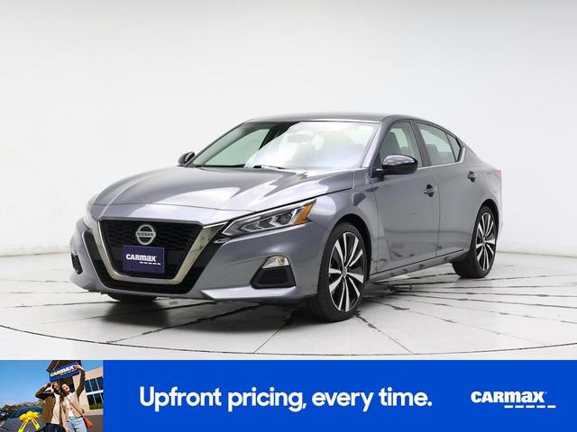 Photo of 2022 Gray Nissan Altima