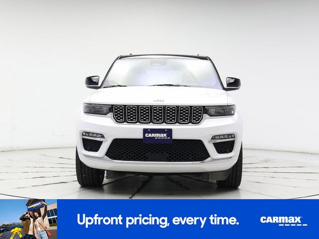 Photo of 2023 White Jeep Grand Cherokee