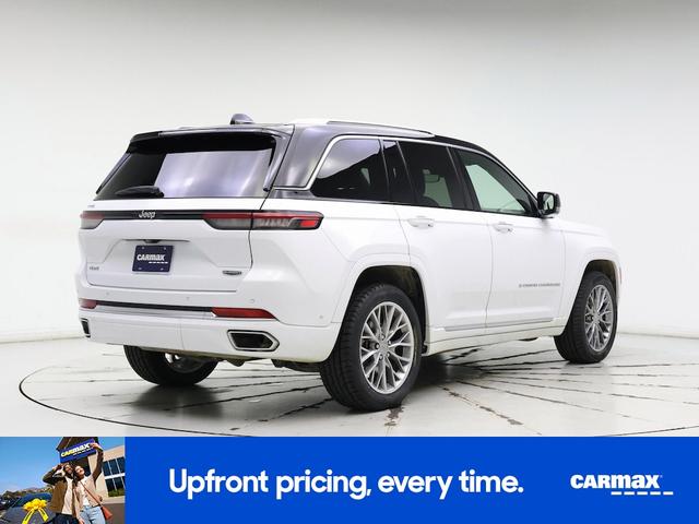 Photo of 2023 White Jeep Grand Cherokee