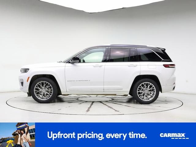 Photo of 2023 White Jeep Grand Cherokee