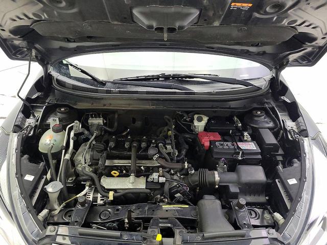 Photo of 2021 Gray Nissan Kicks