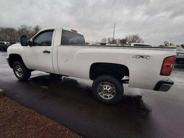 Photo of 2014 Summit White Chevrolet Silverado 2500