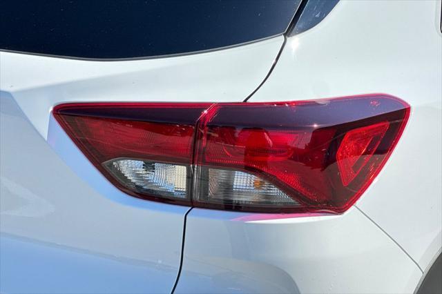 Photo of 2026 Summit White Chevrolet Trailblazer