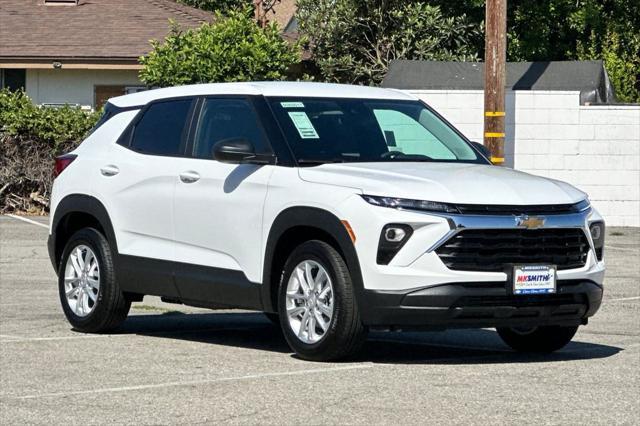 Photo of 2026 Summit White Chevrolet Trailblazer