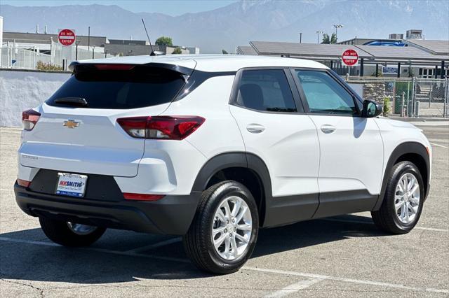 Photo of 2026 Summit White Chevrolet Trailblazer