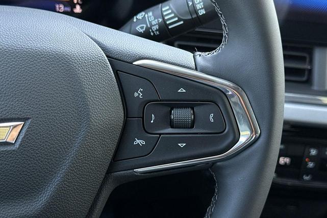 Photo of 2025 Summit White Chevrolet Trax