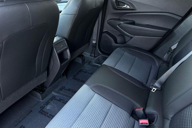 Photo of 2025 Summit White Chevrolet Trax