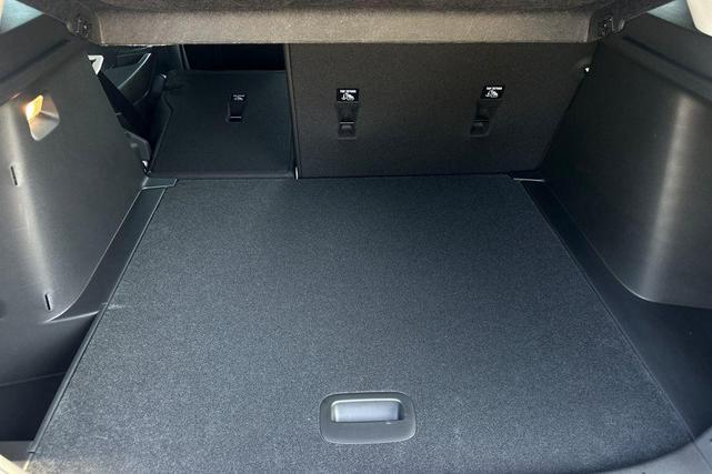Photo of 2025 Summit White Chevrolet Trax