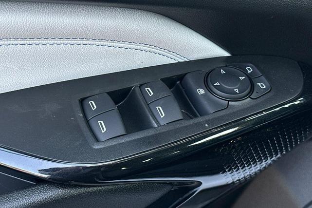 Photo of 2025 Summit White Chevrolet Trax