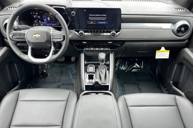 Photo of 2025 Summit White Chevrolet Colorado
