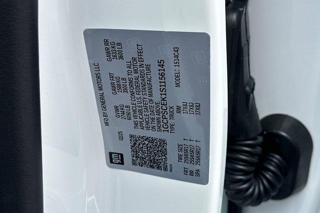 Photo of 2025 Summit White Chevrolet Colorado