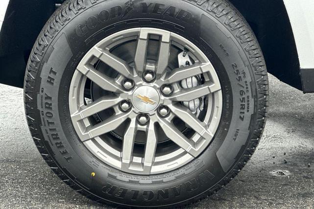 Photo of 2025 Summit White Chevrolet Colorado