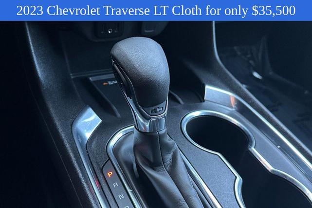 Photo of 2023 Summit White Chevrolet Traverse