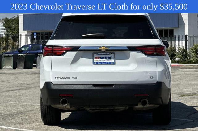 Photo of 2023 Summit White Chevrolet Traverse