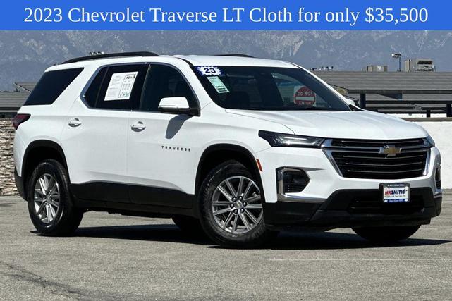 Photo of 2023 Summit White Chevrolet Traverse