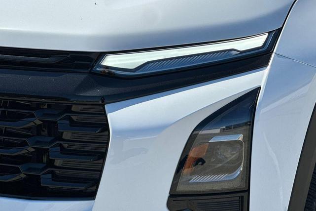 Photo of 2026 Summit White Chevrolet Equinox