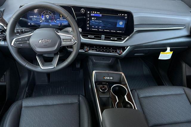 Photo of 2026 Summit White Chevrolet Equinox