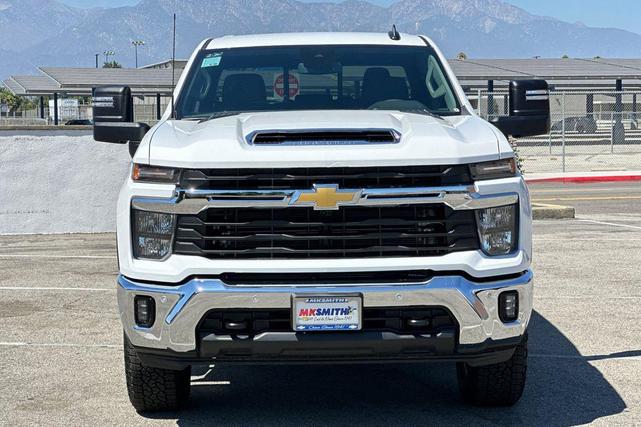 Photo of 2025 Summit White Chevrolet Silverado 2500