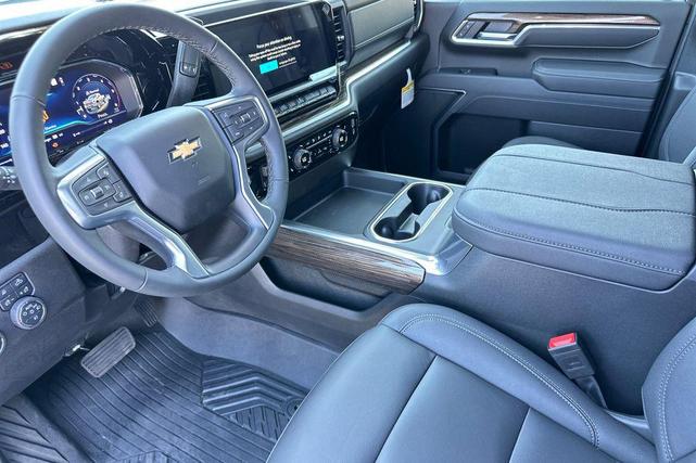Photo of 2025 Summit White Chevrolet Silverado 2500