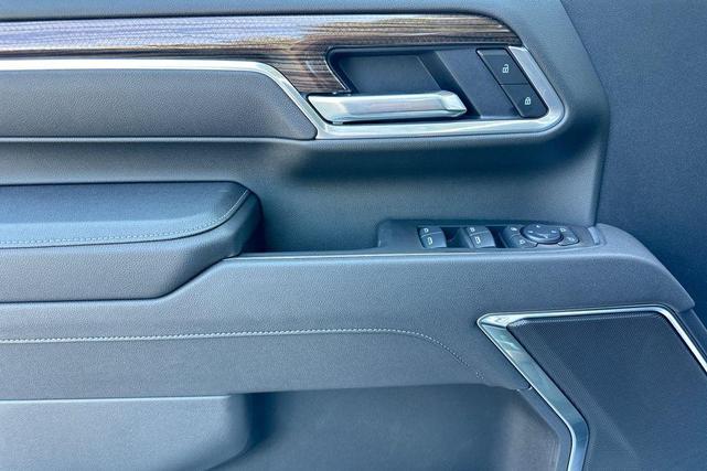 Photo of 2025 Summit White Chevrolet Silverado 2500