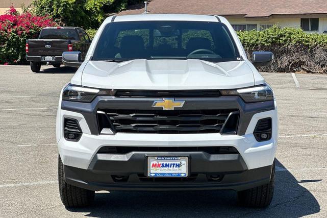 Photo of 2025 Summit White Chevrolet Colorado