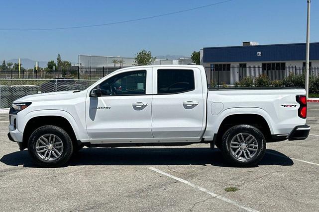 Photo of 2025 Summit White Chevrolet Colorado