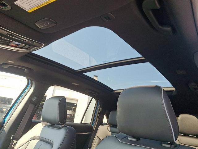Photo of 2025 Hydro Blue Pearlcoat Jeep Wagoneer S